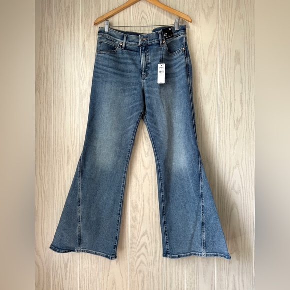Express 70’s Flare Mid Rise Jeans Size 14 Short NWT - Picture 1 of 5